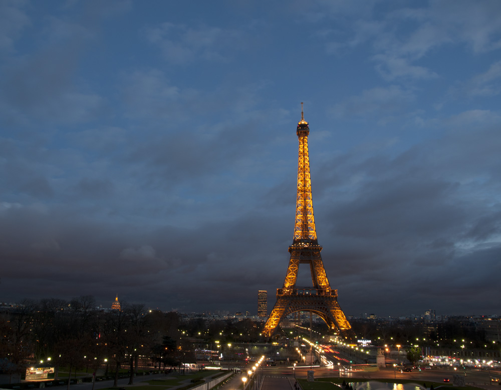 Eiffel Tower (f11 / 2 sec / 160 ISO)