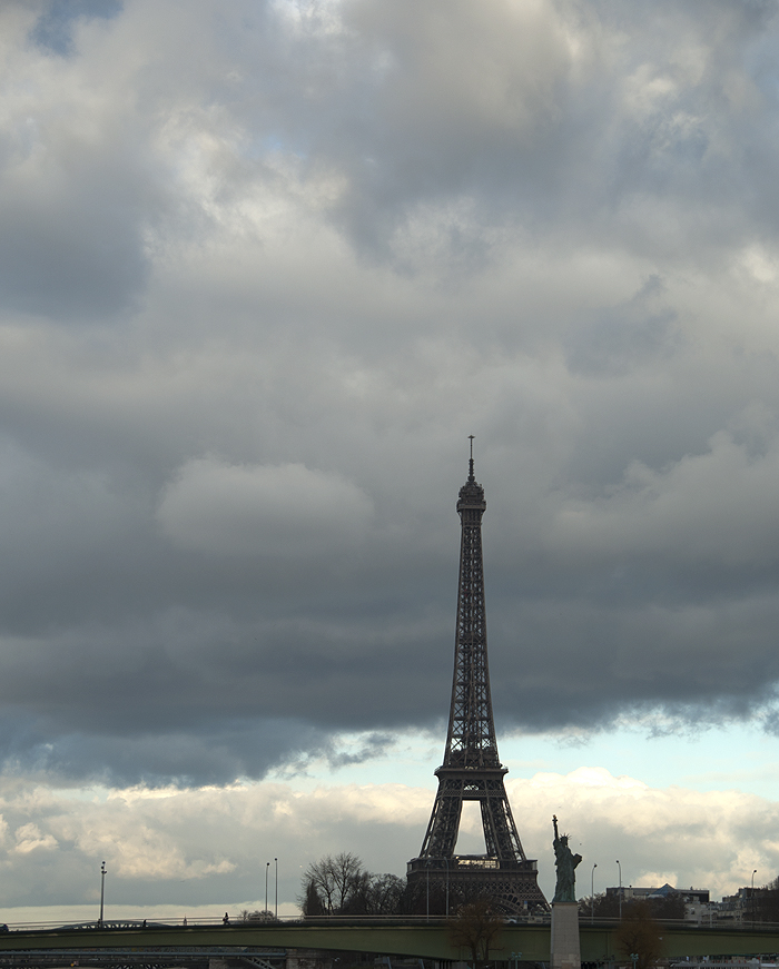 Eiffel_Tower_Paris_0306