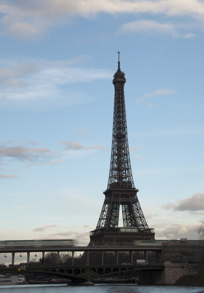 Eiffel_Tower_Paris_Paris_0345